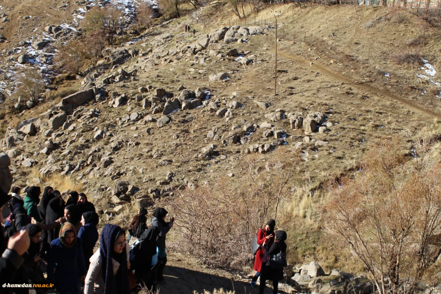 کوهنوردی  جمعی از دانشجویان آموزشکده