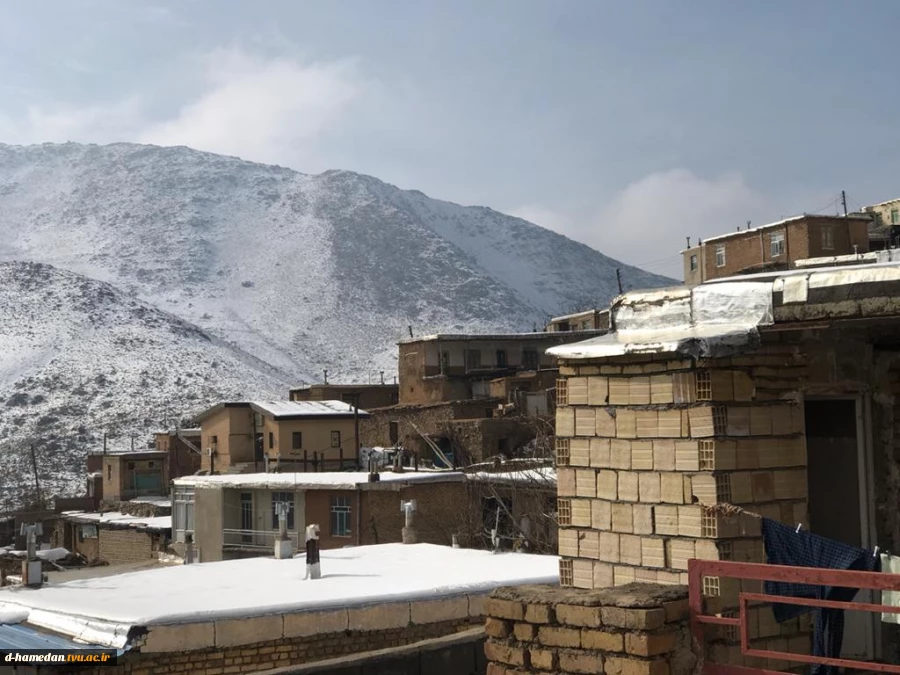 بازدید دانشجویان رشته ی معماری از روستای قاضی خانی 2