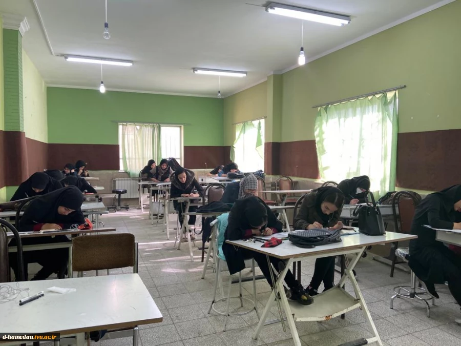 چهره‌های شهدای هنرمند و مدافع حرم استان همدان را دانشجویان 'گرافیک آموزشکده دختران زینب کبری (س) طراحی کردند. 2
