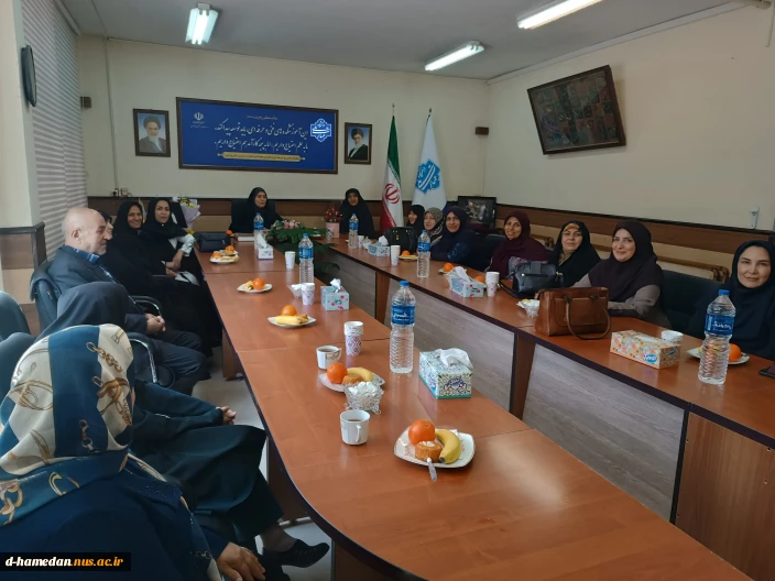 آیین تجلیل و تکریم پیشکسوتان و رونمایی از تصاویر روسای سابق آموزشکده ی ملی مهارت دختران همدان در هفته آموزش