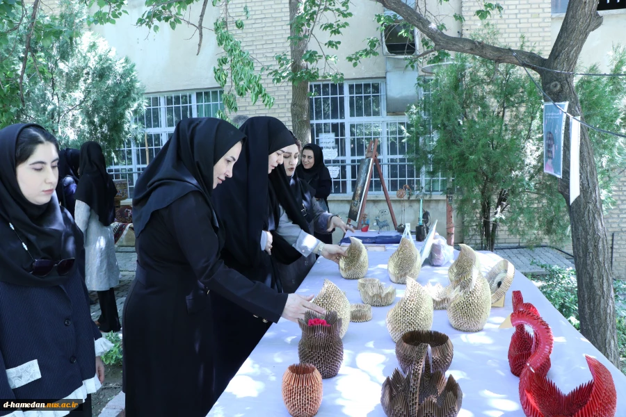 برپایی نمایشگاه آثار دانشجویان گروه گرافیک، واحد چیدمان هنرهای تجسمی و بازشناخت عناصر بومی 4